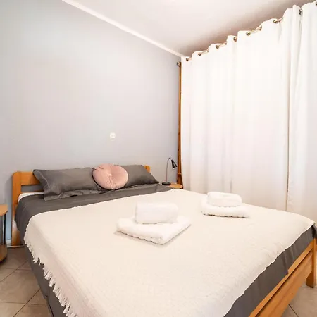 Awesome In With Kitchen Apartment